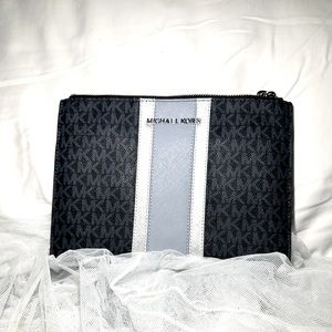 Michael Kors Large wristlet